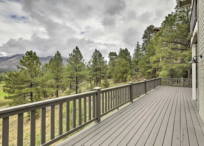 Upscale W/ Hot Tub & Mountain Views Casa vacanze
