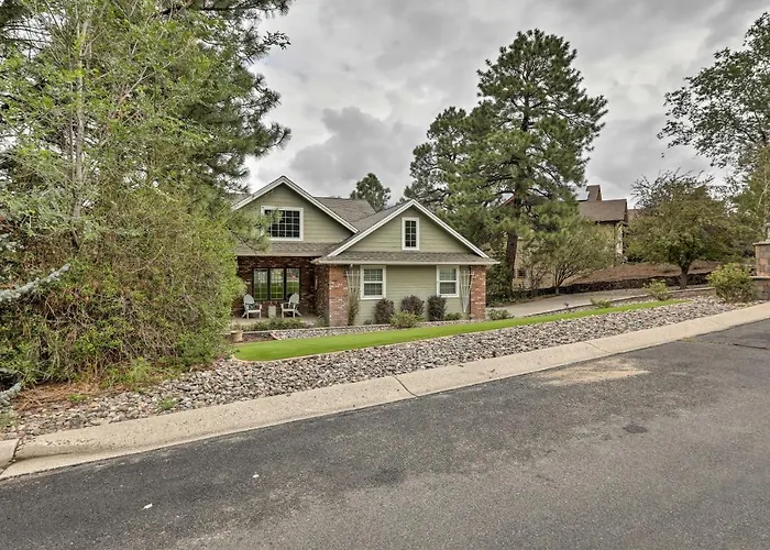 Casa vacanze Upscale W/ Hot Tub & Mountain Views *