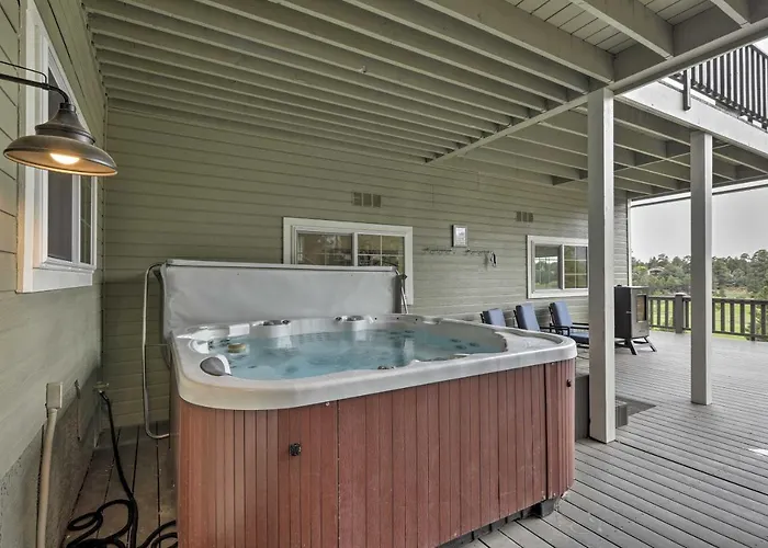 Upscale W/ Hot Tub & Mountain Views * Flagstaff