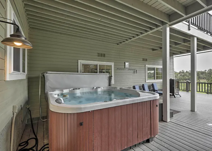 Upscale W/ Hot Tub & Mountain Views * Flagstaff