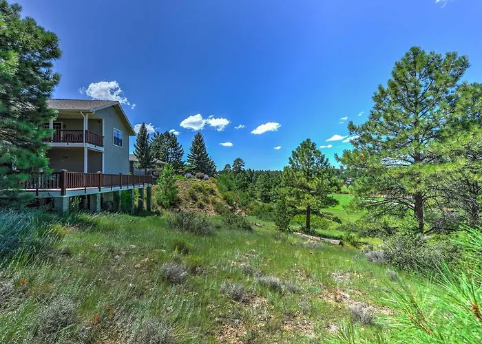Upscale W/ Hot Tub & Mountain Views